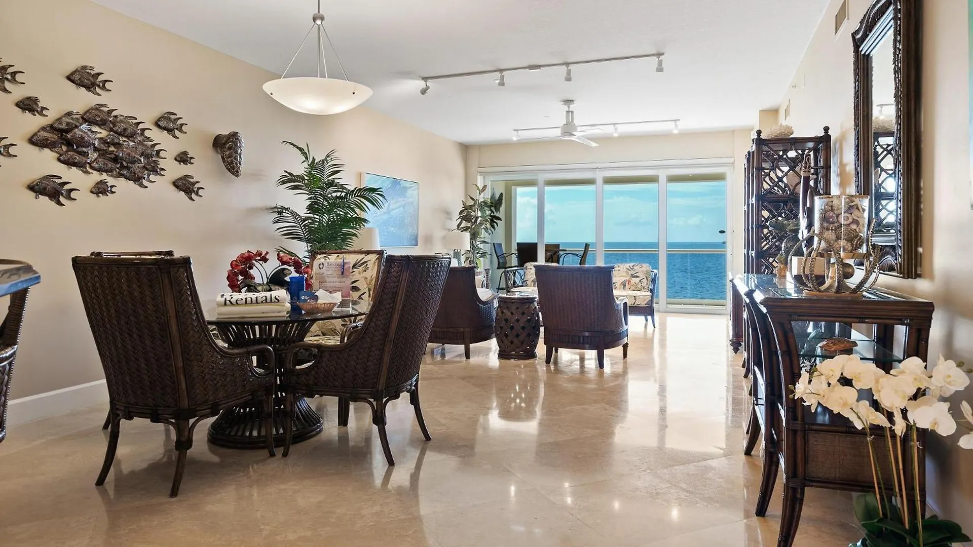 334 Mariners Club Apartment