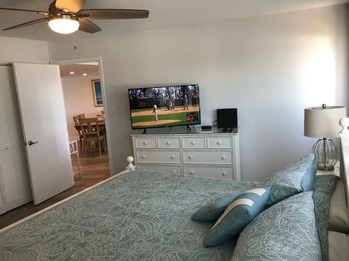 Apartment Licensed Mgr - Modern Oceanfront Condo! Beautiful Ocean Views! Resort! 2 King Beds! *