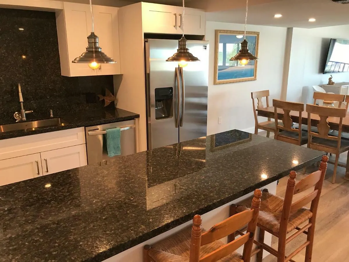 Licensed Mgr - Modern Oceanfront Condo! Beautiful Ocean Views! Resort! 2 King Beds!