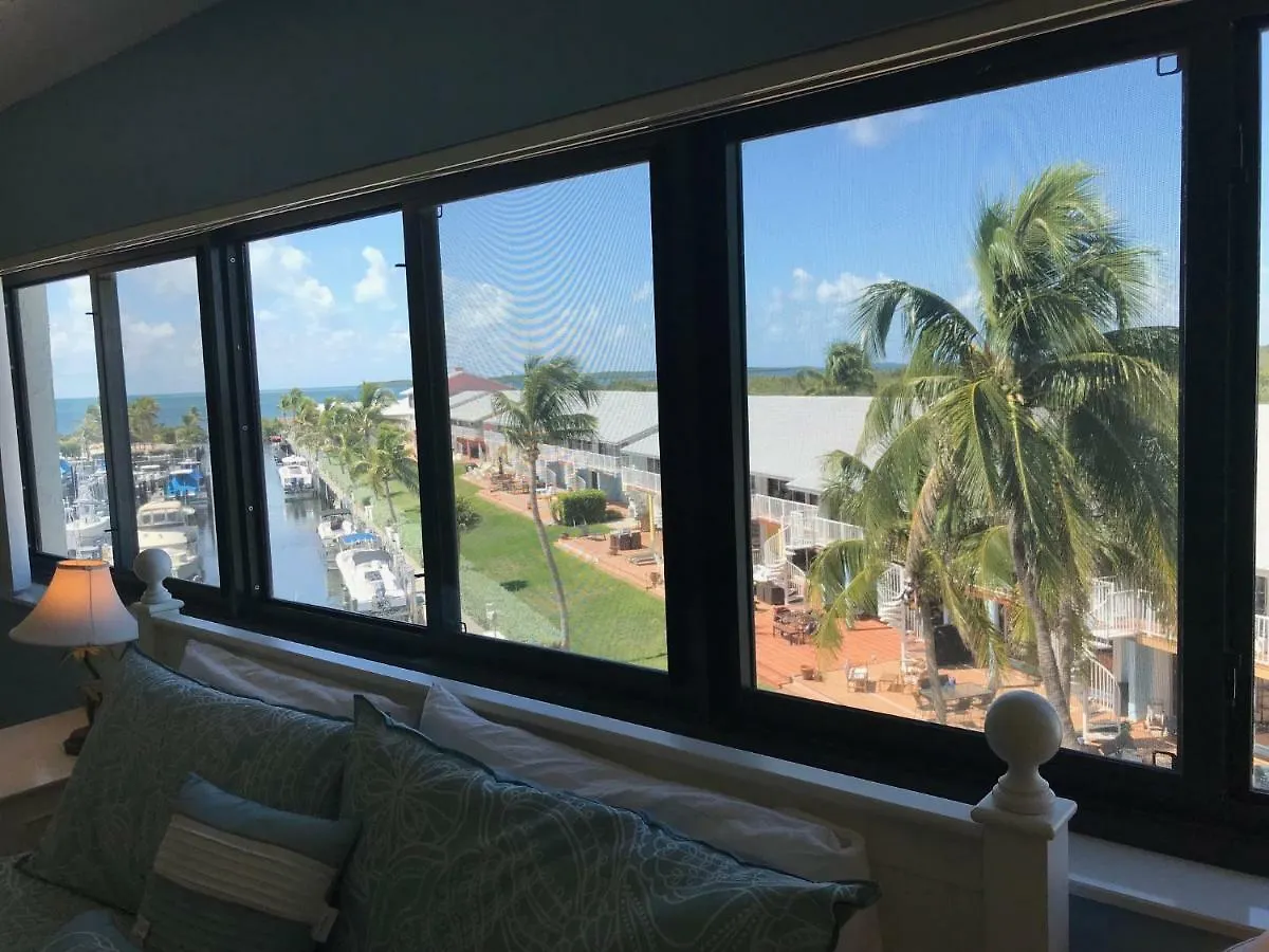 Apartment Licensed Mgr - Modern Oceanfront Condo! Beautiful Ocean Views! Resort! 2 King Beds! Key Largo