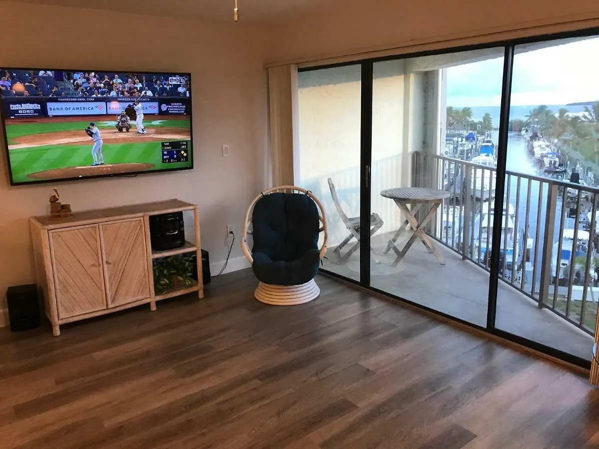 Licensed Mgr - Modern Oceanfront Condo! Beautiful Ocean Views! Resort! 2 King Beds! *